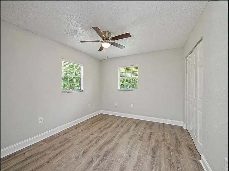 St. Petersburg apartments for rent - image - Sand Dollar Elite - Bedroom