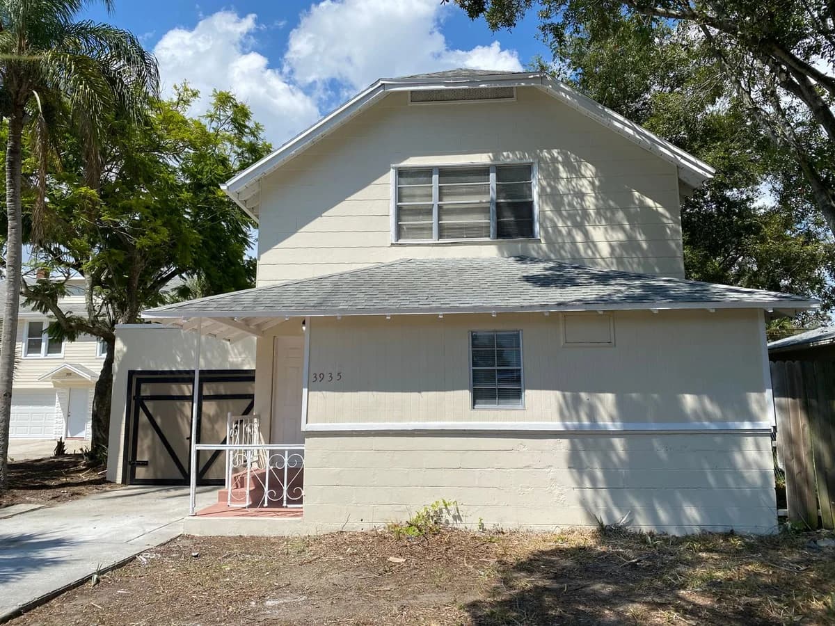 St. Petersburg apartments for rent - Property image - 3935 18th Ave S - 2
