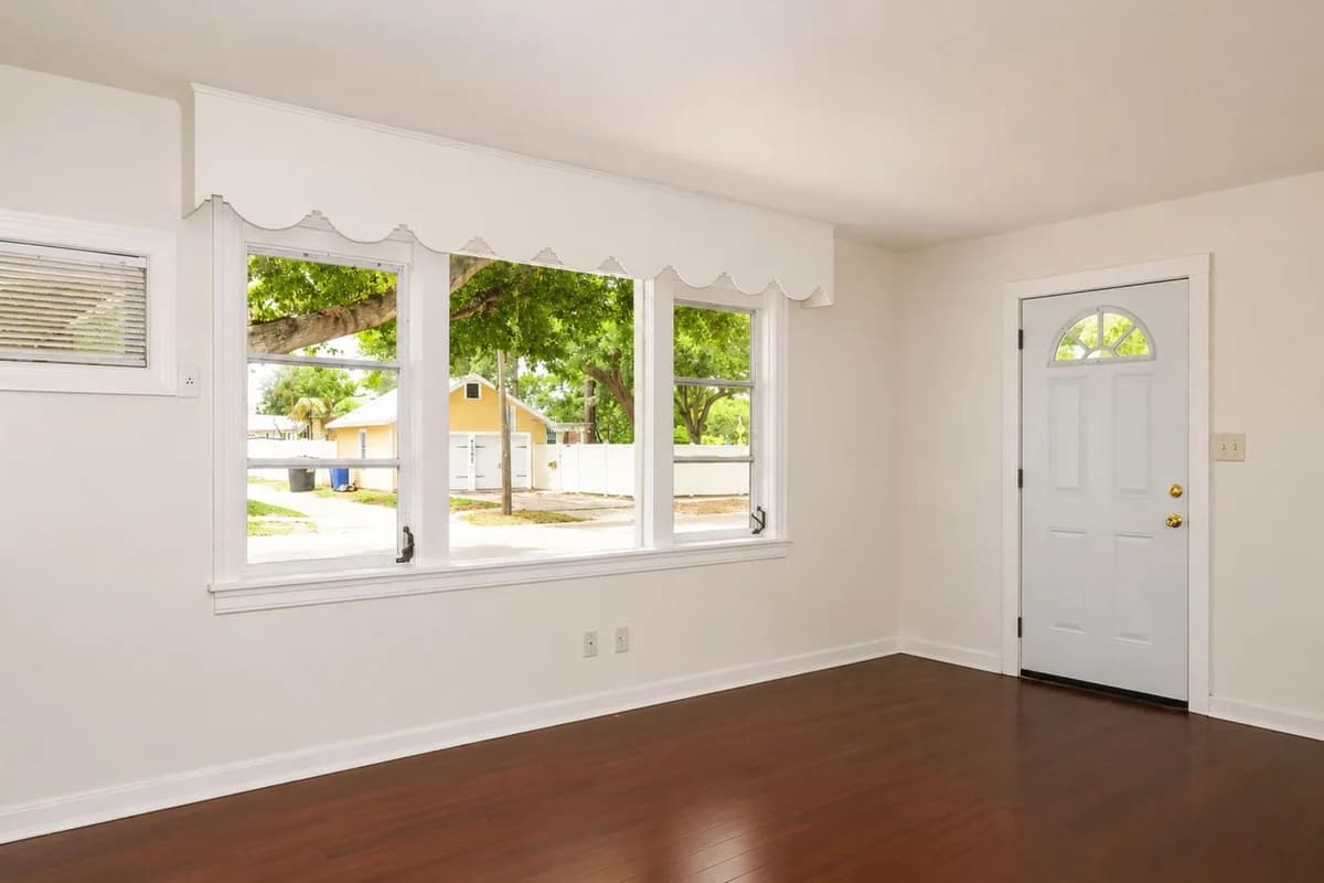 St. Petersburg apartments for rent - Property image - 3725 18th St N - 3