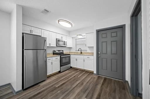 St. Petersburg apartments for rent - Property image - 600 90th Ave N - 3