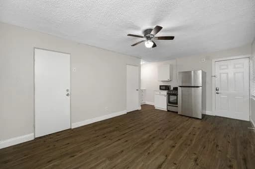 St. Petersburg apartments for rent - Property image - 425 2nd St N - 2