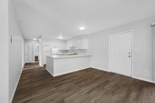 St. Petersburg apartments for rent - Property image - 600 40th St N - 3