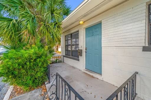 St. Petersburg apartments for rent - Property image - 3901 5th Ave N - 1