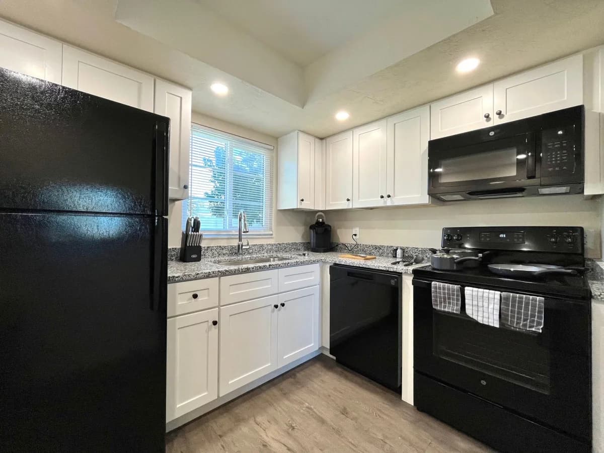 St. Petersburg apartments for rent - Property image - Raven at Bay Pines Apartments - 2