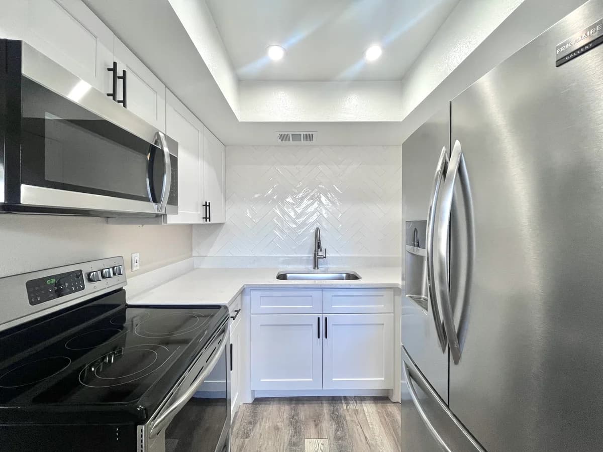 St. Petersburg apartments for rent - Property image - Raven at The Palms Apartments - 2