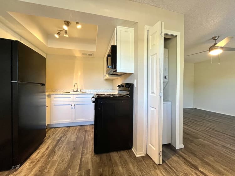 St. Petersburg apartments for rent - image - 4_raven_palms_raven.jpg