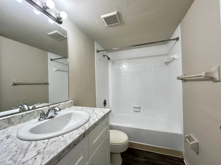 St. Petersburg apartments for rent - image - 6_raven_palms.jpg
