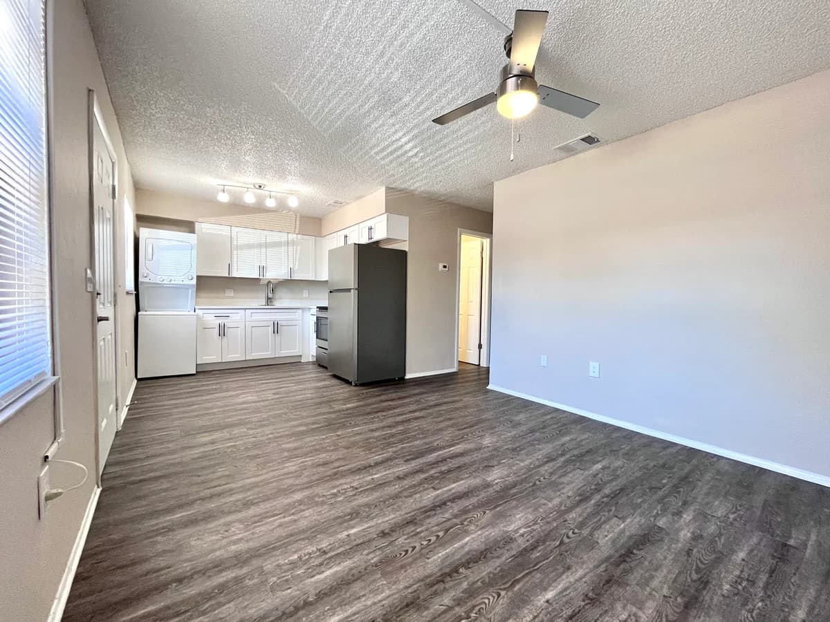 St. Petersburg apartments for rent - Property image - Raven at Park Place Apartments - 3