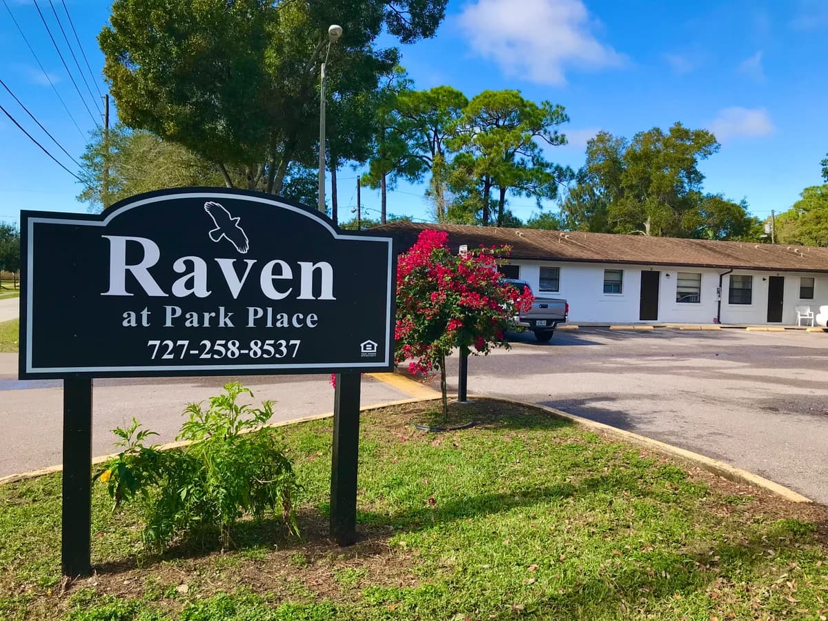 St. Petersburg apartments for rent - image - 8_raven_park_place.jpg