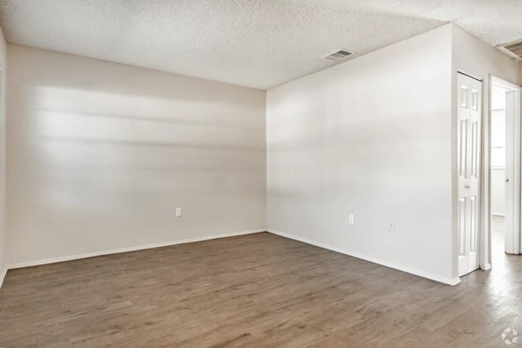 St. Petersburg apartments for rent - image - 12_raven_park_place.jpg