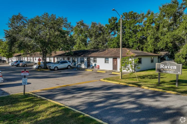 St. Petersburg apartments for rent - image - 16_raven_park_place.jpg