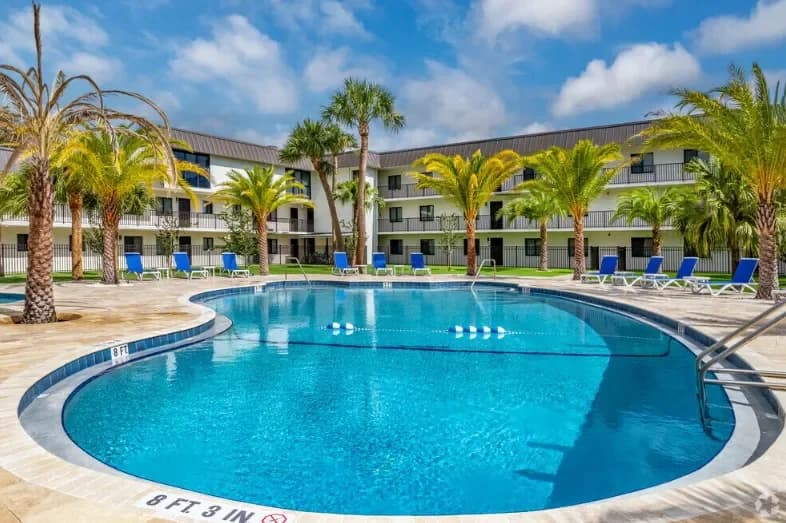 St. Petersburg apartments for rent - image - 2.+pool-1920w.webp
