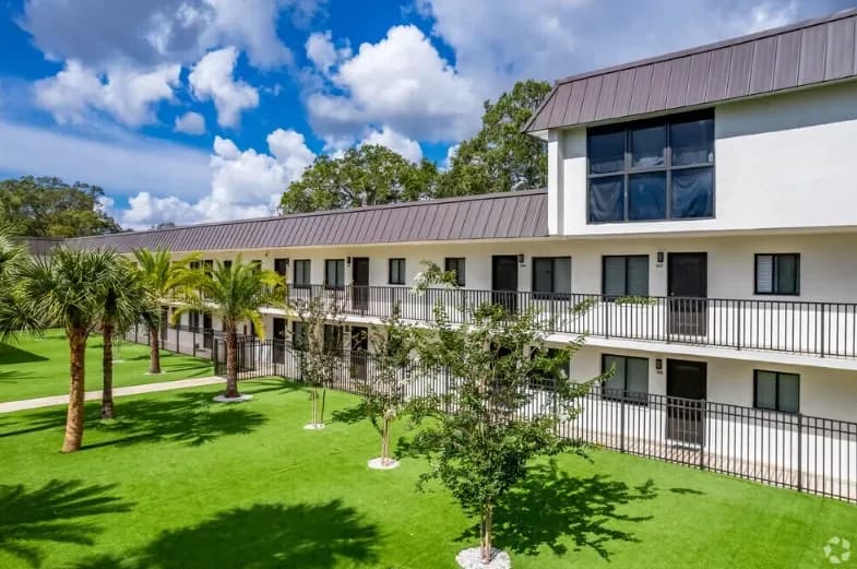 St. Petersburg apartments for rent - Property image - Pearl Cove Apartments - 2