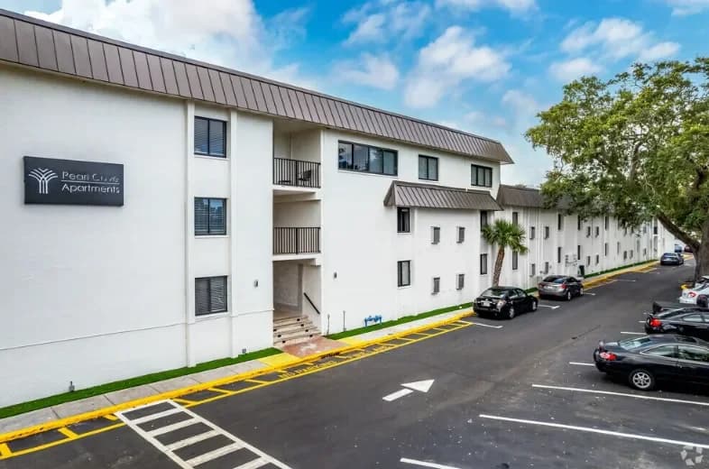St. Petersburg apartments for rent - image - 20.+building-1920w.webp