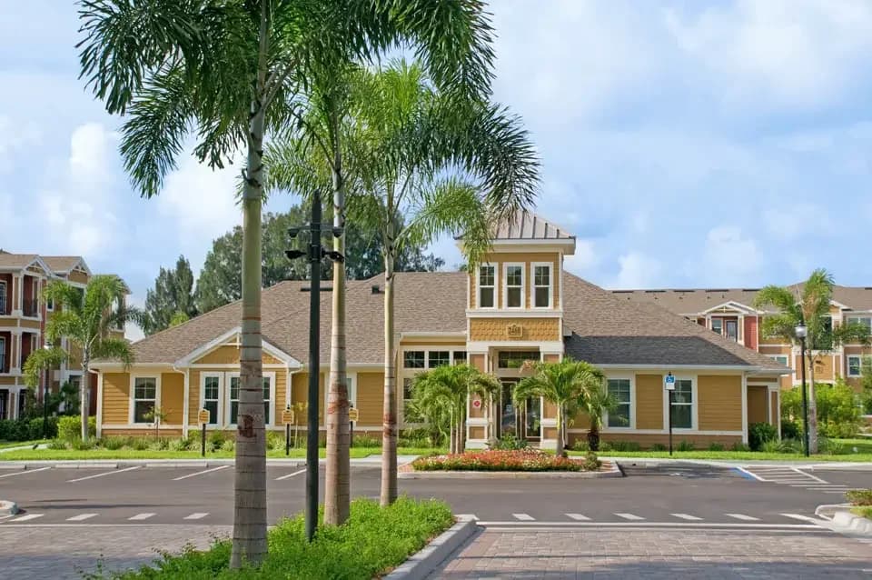 St. Petersburg apartments for rent - image - booker creek 7-13-10_0012.webp