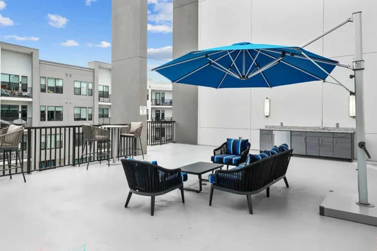St. Petersburg apartments for rent - image - gallerybalcony.webp