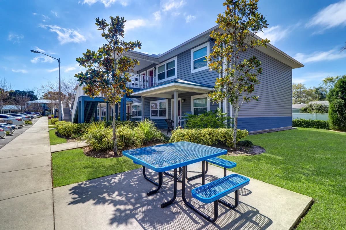 St. Petersburg apartments for rent - image - cypress-pointe-amen-6.webp