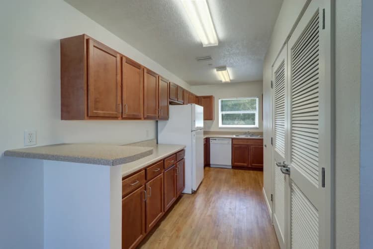 St. Petersburg apartments for rent - image - imgi_17_cypress-pointe-2x1-6.webp