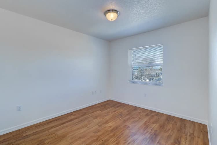 St. Petersburg apartments for rent - image - imgi_23_cypress-pointe-2x1-12.webp
