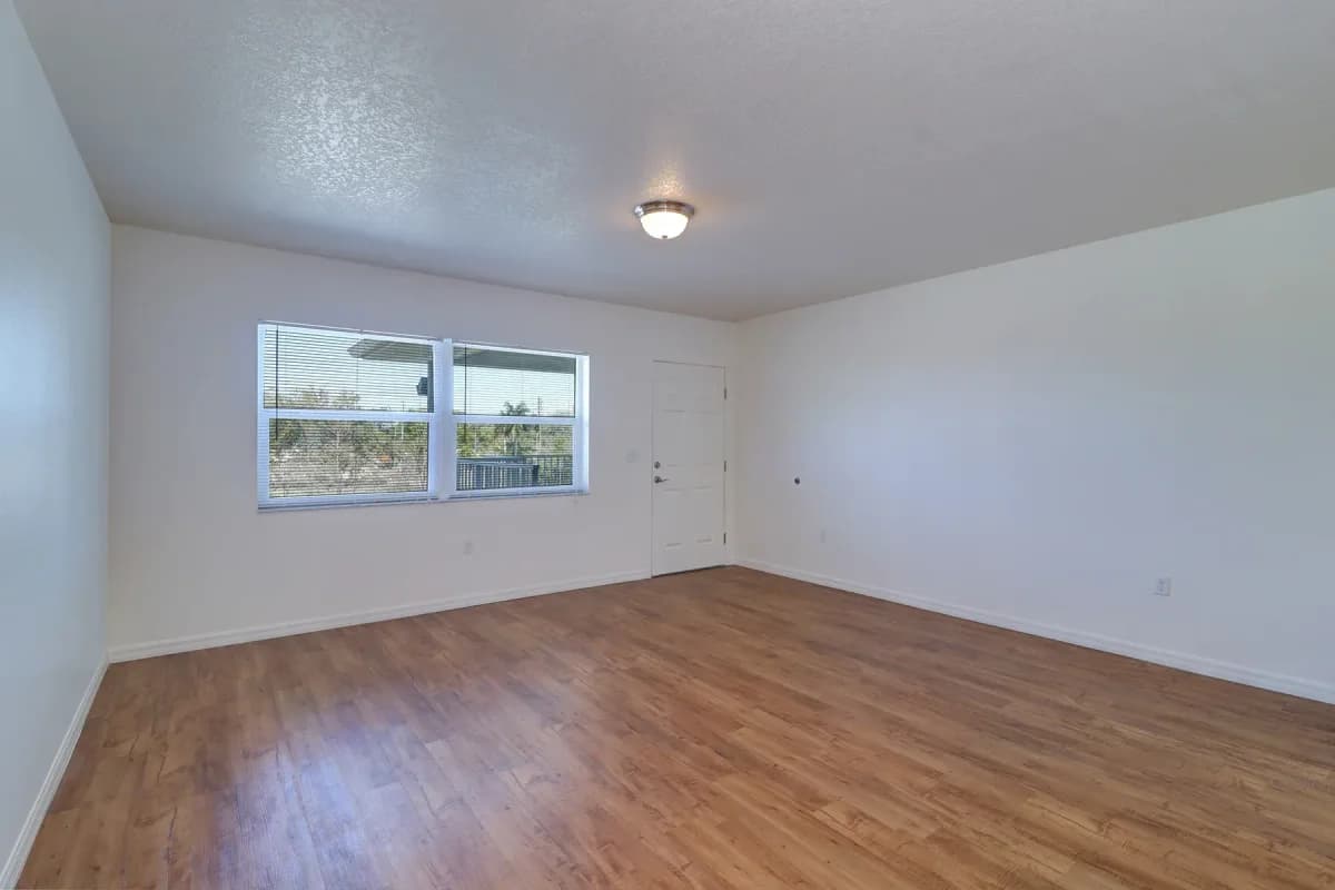 St. Petersburg apartments for rent - image - imgi_13_cypress-pointe-2x1-2.webp