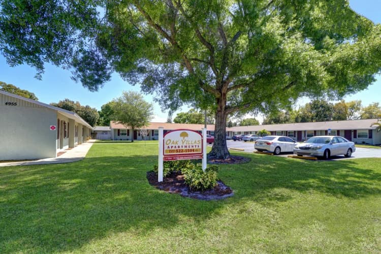 St. Petersburg apartments for rent - image - oak-villas-amen-1.webp