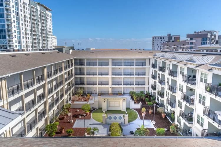 St. Petersburg apartments for rent - image - 090_harbours_edge-90.webp