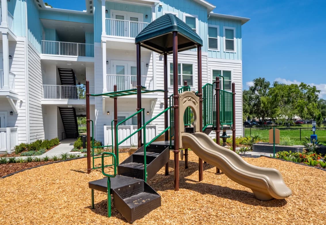 St. Petersburg apartments for rent - Property image - Bayou Court - 2