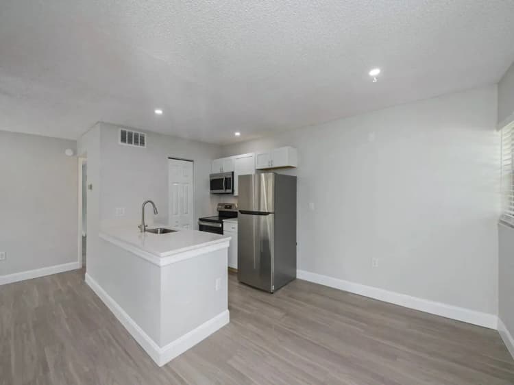 St. Petersburg apartments for rent - image - Altura Largo - Kitchen.webp