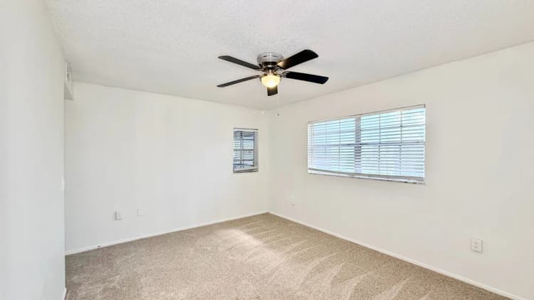 St. Petersburg apartments for rent - image - Coquina Elite - Bedroom