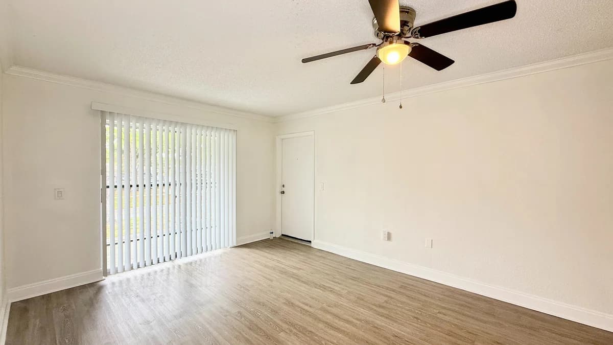 St. Petersburg apartments for rent - image - Dolphin Premium - Living Area