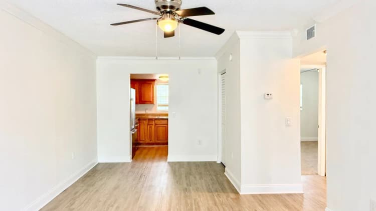 St. Petersburg apartments for rent - image - Dolphin Premium - Living & Dining Area