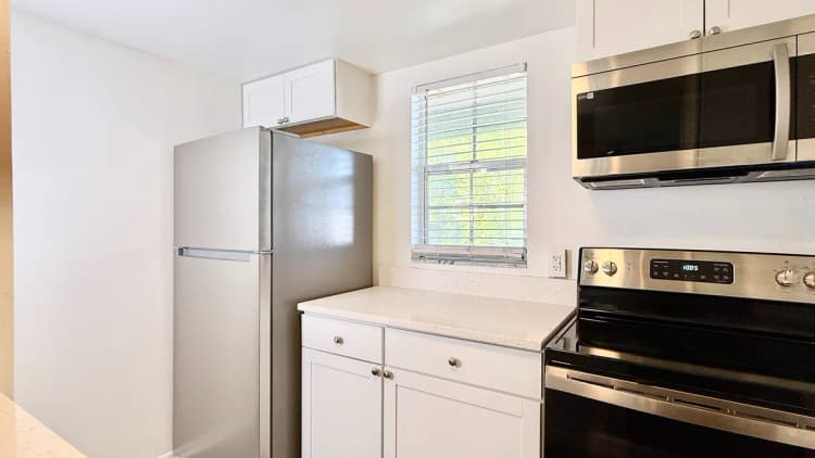 St. Petersburg apartments for rent - image - Coquina Elite - Kitchen