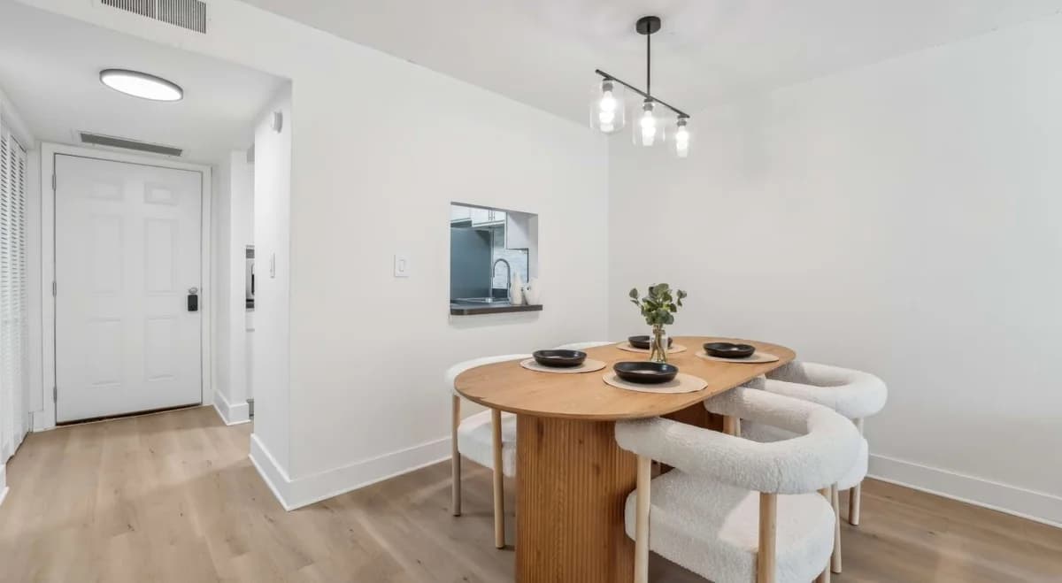 St. Petersburg apartments for rent - Property image - Atlas at Bay Point - 3