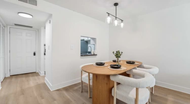 St. Petersburg apartments for rent - image - Atlas at Bay Point - Dining Area 1.jpg