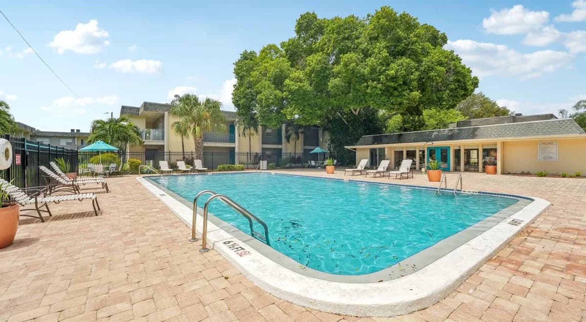 St. Petersburg apartments for rent - image - Atlas at Bay Point - Swimming Pool.jpg