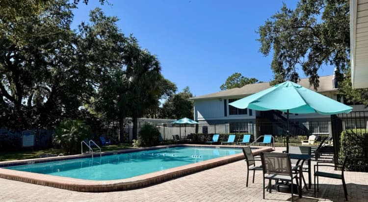 St. Petersburg apartments for rent - image - Central Park at East Bay - Swimming Pool 1.jpeg