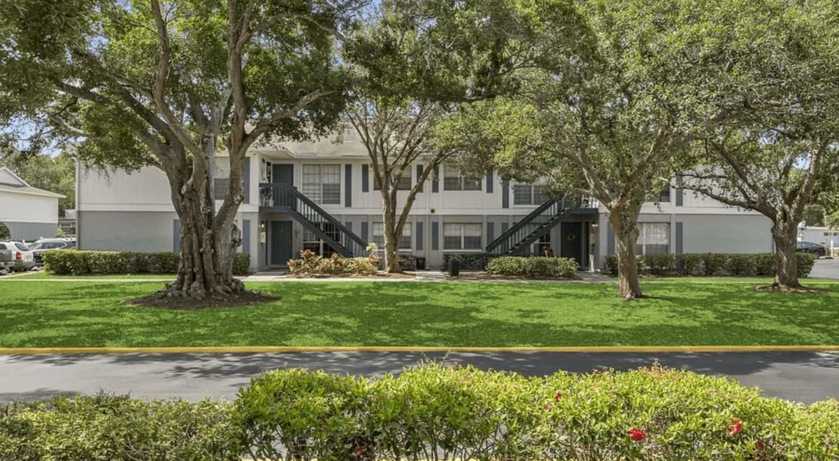 St. Petersburg apartments for rent - Property image - Central Park at East Bay - 2