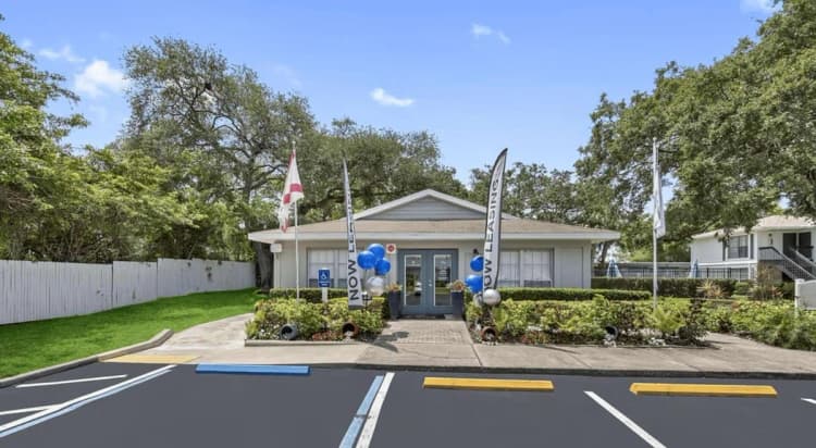 St. Petersburg apartments for rent - image - Central Park at East Bay - Office.jpg