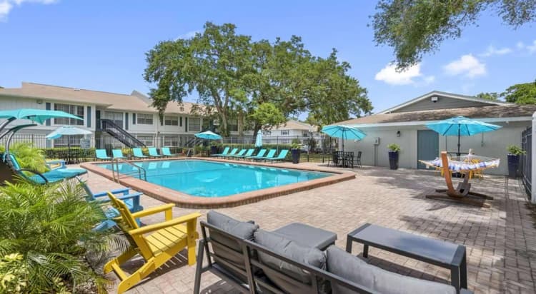 St. Petersburg apartments for rent - image - Central Park at East Bay - Swimming Pool.jpg