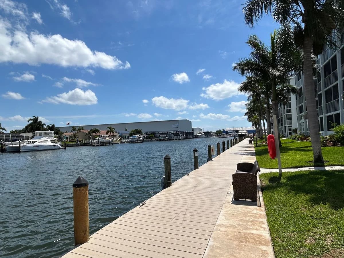 St. Petersburg apartments for rent - Property image - 4901 38th Way S - 3