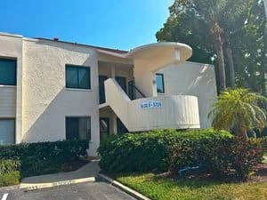 St. Petersburg apartments for rent - Property image - 701 Mirror Lake Drive N - 2