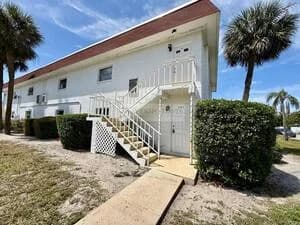 St. Petersburg apartments for rent - Property image - 432 8th Ave N - 1