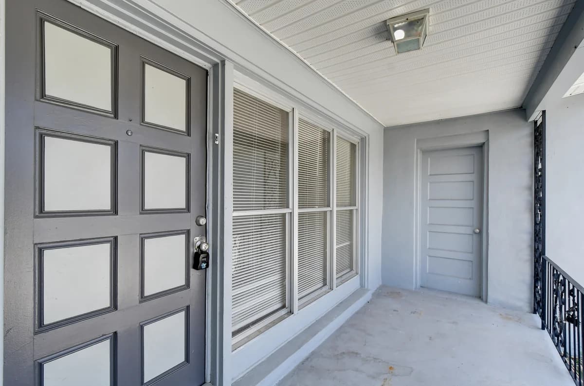 St. Petersburg apartments for rent - Property image - 5634 9th Avenue North - 3