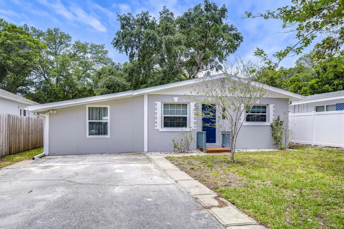St. Petersburg apartments for rent - Property image - 4420 67th Street North - 2