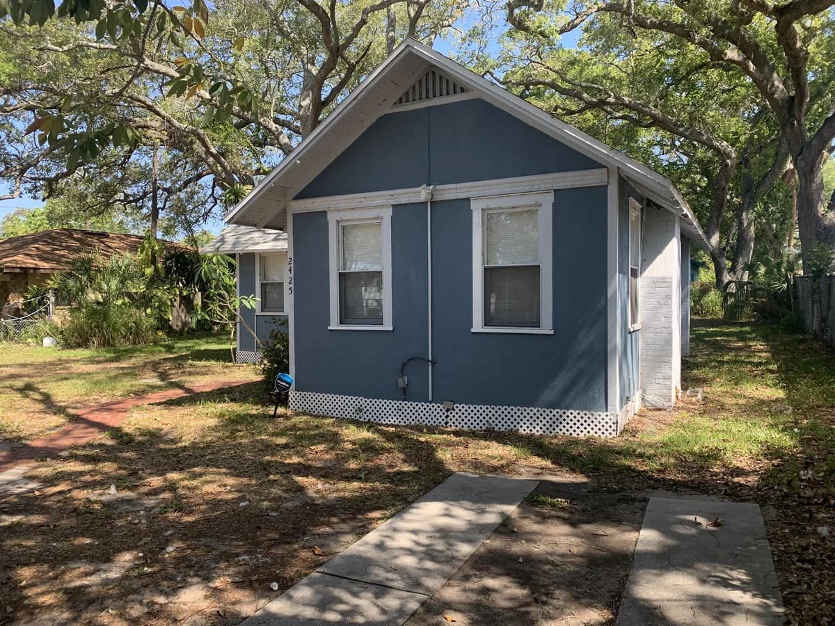 St. Petersburg apartments for rent - Property image - 2425 22 nd Avenue South - 2