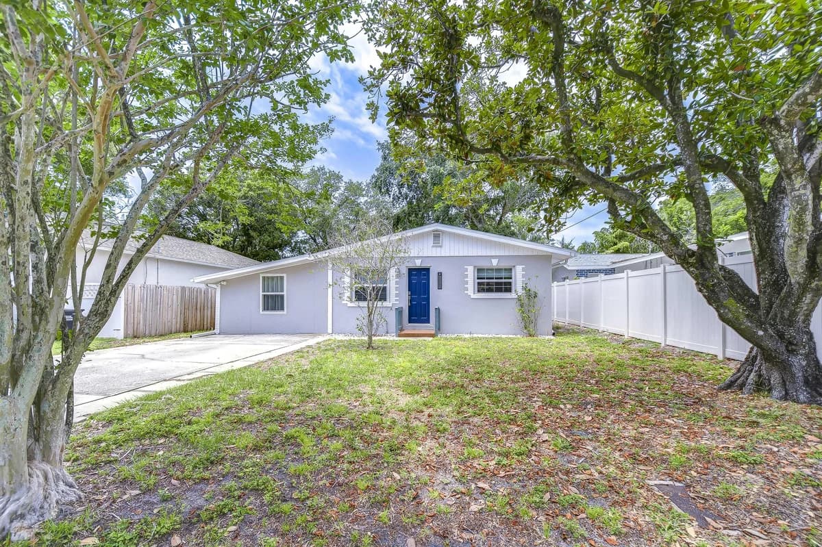 St. Petersburg apartments for rent - Property image - 4420 67th Street North - 1