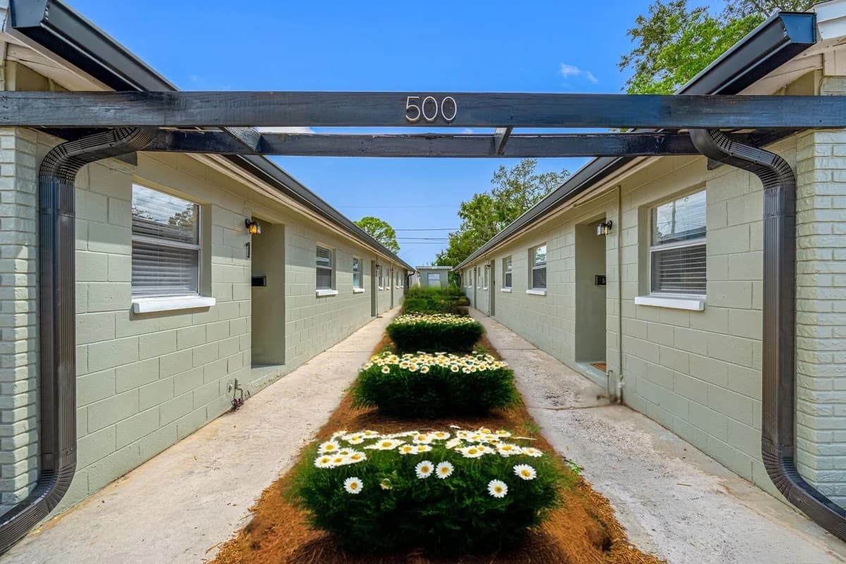 St. Petersburg apartments for rent - Property image - 500 89th Avenue N - 1