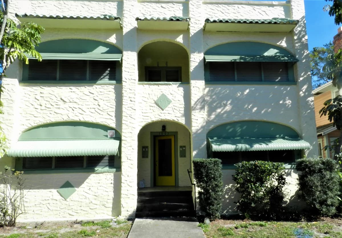 St. Petersburg apartments for rent - Property image - 1005 6th St N - 1